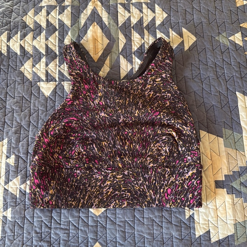EUC women’s lululemon high neck long line size 6